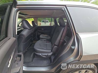 2026 Toyota Grand Highlander Limited - zdjęcie 13 z 21 - miniatura