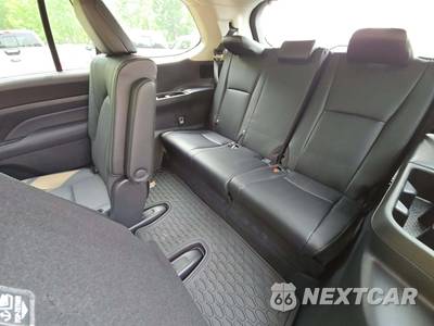 2026 Toyota Grand Highlander Limited - zdjęcie 14 z 21 - miniatura