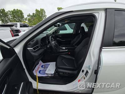 2026 Toyota Highlander Hybrid XLE - zdjęcie 6 z 21 - miniatura