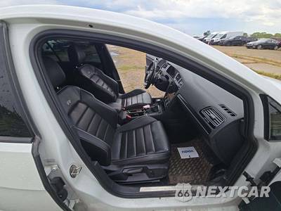 2019 Volkswagen Golf R Hatchback w/DCC & Navigation - zdjęcie 15 z 18 - miniatura