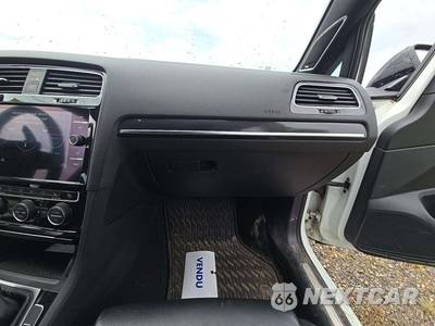 2019 Volkswagen Golf R Hatchback w/DCC & Navigation - zdjęcie 16 z 18 - miniatura