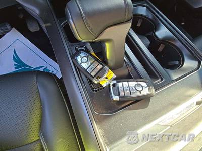 2026 Ford F-150 Hybrid LARIAT Crew Cab Short Bed - zdjęcie 8 z 20 - miniatura