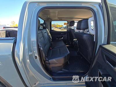 2022 Toyota Tundra Hybrid Limited Crew Cab Short Bed - zdjęcie 16 z 22 - miniatura