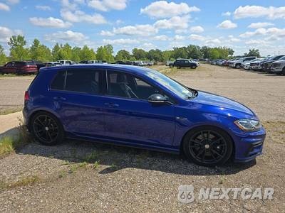 2019 Volkswagen Golf R Hatchback w/DCC & Navigation - zdjęcie 4 z 21 - miniatura