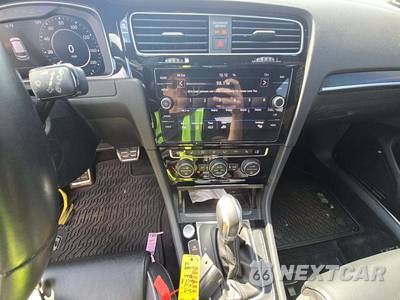 2019 Volkswagen Golf R Hatchback w/DCC & Navigation - zdjęcie 10 z 21 - miniatura