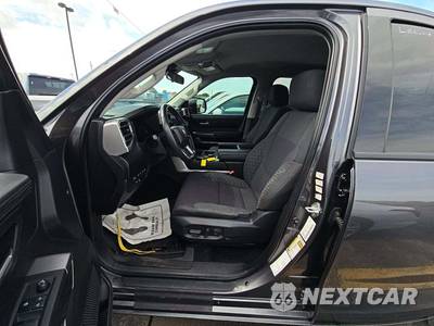 2022 Toyota Tundra SR5 Crew Cab Short Bed - zdjęcie 6 z 23 - miniatura