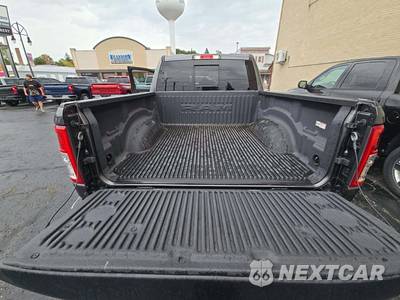 2024 Ram 1500 Big Horn Crew Cab Short Bed - zdjęcie 14 z 20 - miniatura