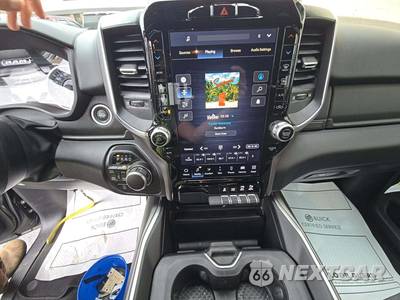 2024 Ram 1500 Big Horn Crew Cab Short Bed - zdjęcie 10 z 20 - miniatura