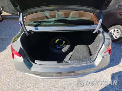 2025 Hyundai Elantra SEL Sport - zdjęcie 14 z 22 - miniatura