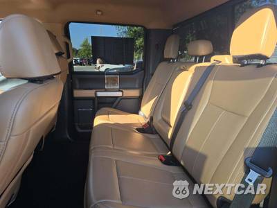 2022 Ford Super Duty F-350 Lariat Crew Cab Medium Bed - zdjęcie 13 z 23 - miniatura