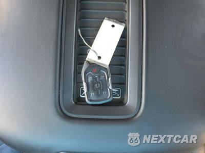 2016 Chevrolet Suburban 1500 LT 1LT - zdjęcie 8 z 24 - miniatura