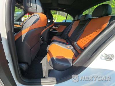 2023 Mercedes-Benz AMG C 43 4MATIC Sedan - zdjęcie 13 z 21 - miniatura