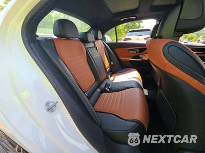 2023 Mercedes-Benz AMG C 43 4MATIC Sedan - zdjęcie 16 z 21 - miniatura