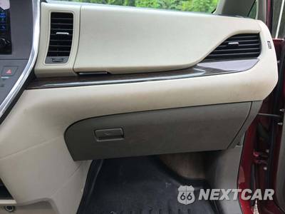 2015 Toyota Sienna XLE 8-Passenger 119.3" WB - zdjęcie 20 z 36 - miniatura