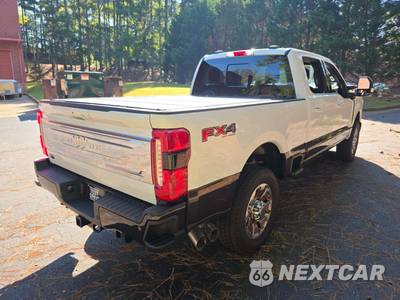 2025 Ford Super Duty F-250 King Ranch Crew Cab Medium Bed - zdjęcie 3 z 23 - miniatura