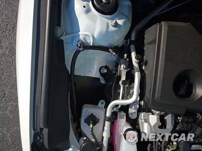 2025 Toyota Camry LE - zdjęcie 21 z 23 - miniatura