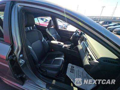 2025 Toyota Camry SE - zdjęcie 18 z 24 - miniatura