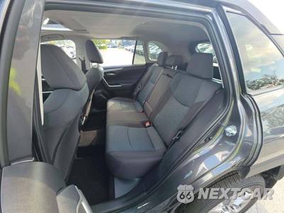 2025 Toyota RAV4 XLE - zdjęcie 13 z 24 - miniatura