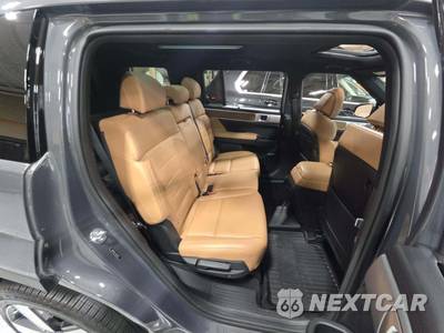 2025 Hyundai Santa Fe Limited - zdjęcie 17 z 24 - miniatura