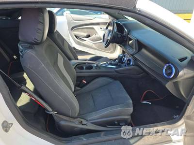 2020 Chevrolet Camaro 1LT Convertible - zdjęcie 18 z 28 - miniatura