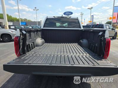 2024 Toyota Tundra SR5 Crew Cab Short Bed - zdjęcie 14 z 21 - miniatura