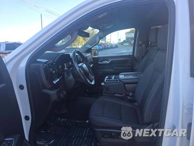 2025 Chevrolet Silverado 1500 LT Crew Cab Short Bed 1LT - zdjęcie 6 z 22 - miniatura