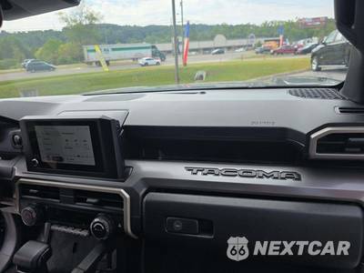 2024 Toyota Tacoma SR5 Crew Cab Medium Bed - zdjęcie 15 z 24 - miniatura