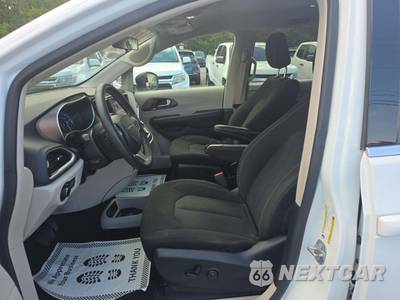 2022 Chrysler Voyager LX 121.6" WB - zdjęcie 3 z 23 - miniatura