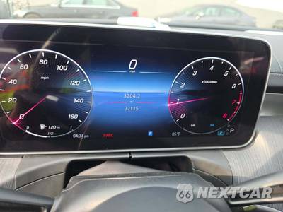 2023 Mercedes-Benz C 300 4MATIC Sedan - zdjęcie 9 z 24 - miniatura
