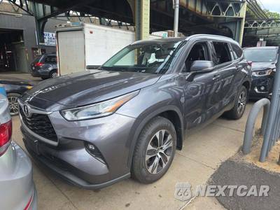 2021 Toyota Highlander XLE - zdjęcie 2 z 39 - miniatura