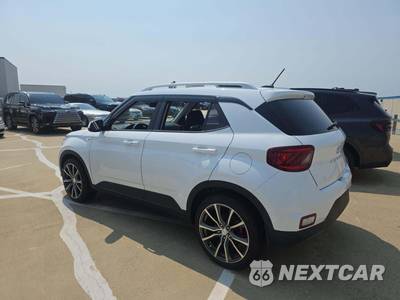 2025 Hyundai Venue SEL - zdjęcie 2 z 26 - miniatura