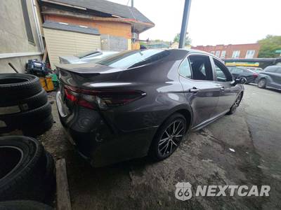 2021 Toyota Camry SE - zdjęcie 3 z 25 - miniatura