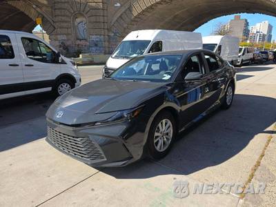 2026 Toyota Camry LE - zdjęcie 1 z 22 - miniatura