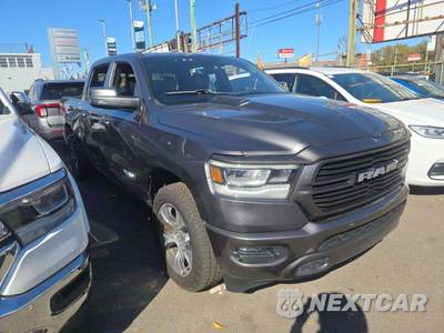 2023 Ram 1500 Laramie Crew Cab Short Bed - zdjęcie 4 z 20 - miniatura