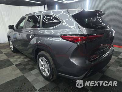 2023 Toyota Highlander LE - zdjęcie 2 z 31 - miniatura