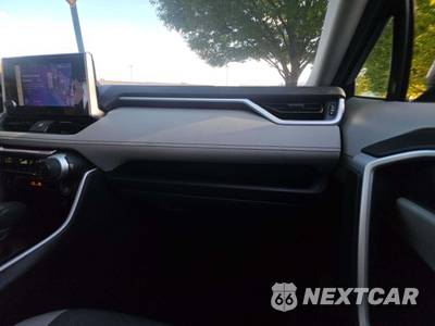 2025 Toyota RAV4 XLE - zdjęcie 16 z 23 - miniatura