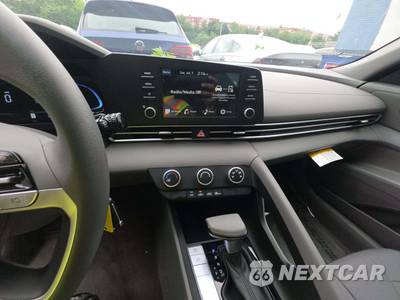 2025 Hyundai Elantra SE - zdjęcie 10 z 23 - miniatura