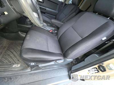 2014 Toyota FJ Cruiser w/Rear Doors - zdjęcie 25 z 26 - miniatura