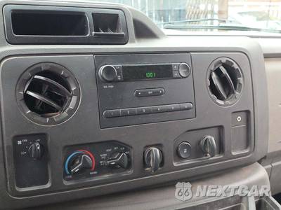 2013 Ford E-150 Commercial Cargo Van 138.0" WB - zdjęcie 10 z 28 - miniatura