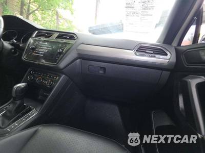 2020 Volkswagen Tiguan SE R-Line Black - zdjęcie 20 z 24 - miniatura