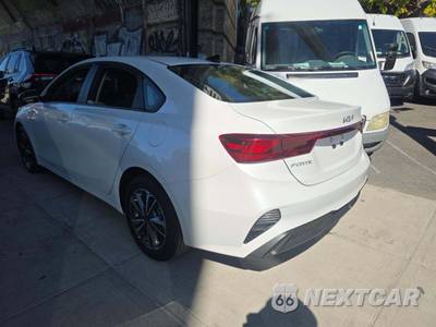 2024 Kia Forte LXS - zdjęcie 2 z 19 - miniatura