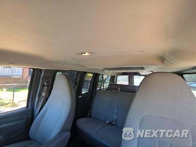 2010 Chevrolet Express 2500 Passenger Van LT 1LT 135.0" WB - zdjęcie 10 z 30 - miniatura