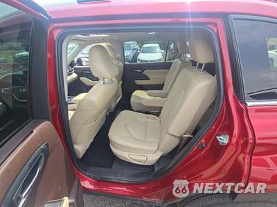 2022 Toyota Highlander Hybrid XLE - zdjęcie 13 z 24 - miniatura