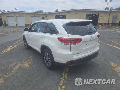 2019 Toyota Highlander LE - zdjęcie 2 z 22 - miniatura
