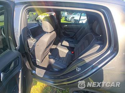 2019 Volkswagen Golf R Hatchback w/DCC & Navigation - zdjęcie 13 z 21 - miniatura