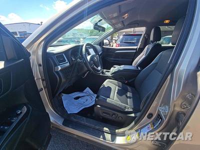 2016 Toyota Highlander LE Plus - zdjęcie 6 z 32 - miniatura