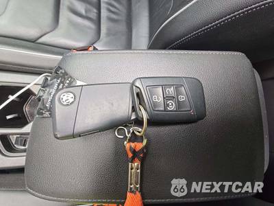 2019 Volkswagen Tiguan SEL Premium - zdjęcie 8 z 30 - miniatura