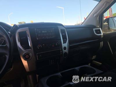 2017 Nissan TITAN SV Crew Cab Short Bed - zdjęcie 7 z 25 - miniatura