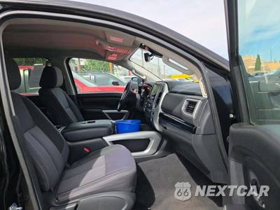 2021 Nissan TITAN SV Crew Cab Short Bed - zdjęcie 18 z 22 - miniatura