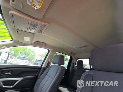 2021 Nissan TITAN SV Crew Cab Short Bed - zdjęcie 11 z 22 - miniatura